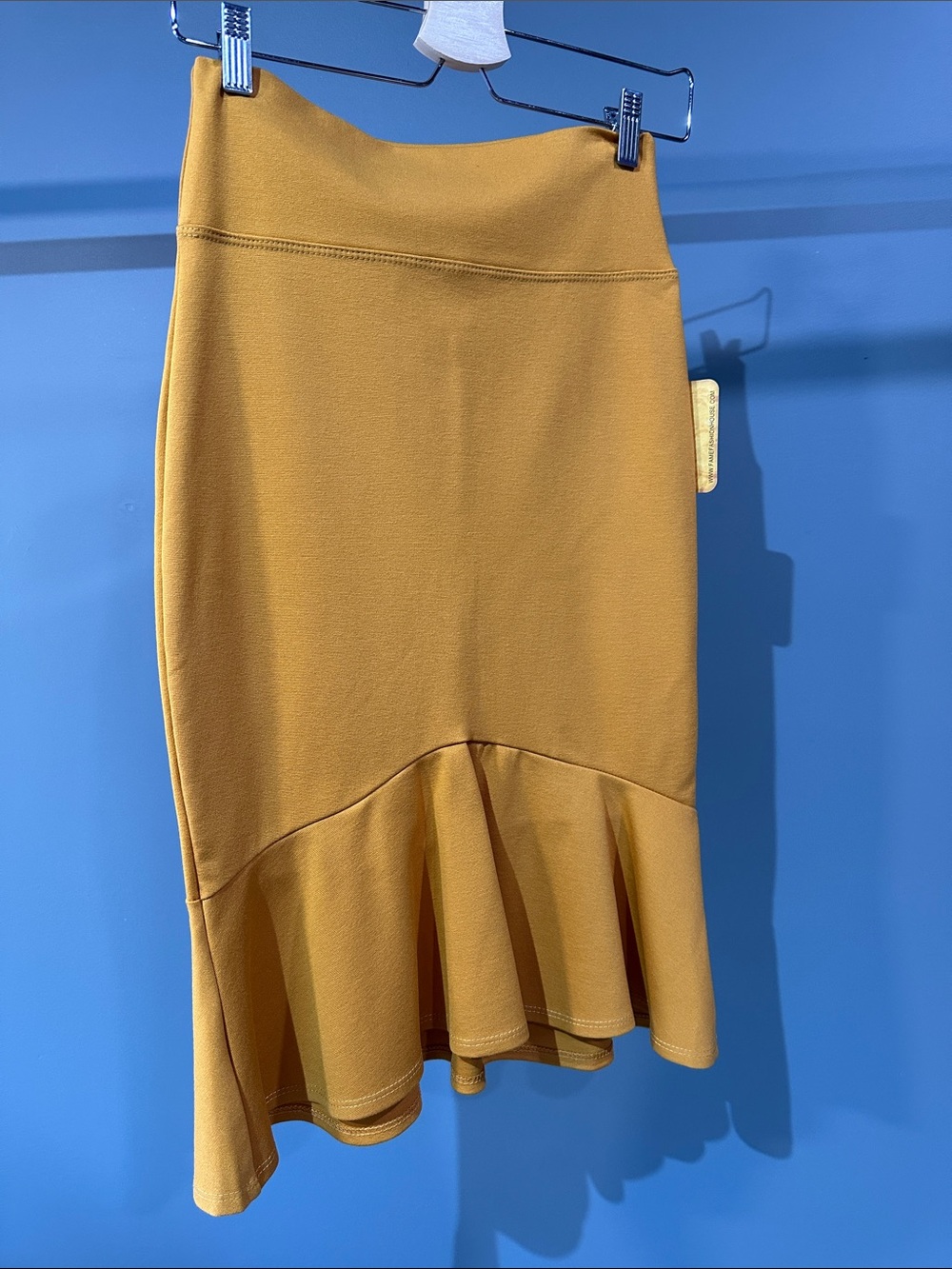 Hybrid & Company Mustard Ruffle-Hem Pencil Skirt